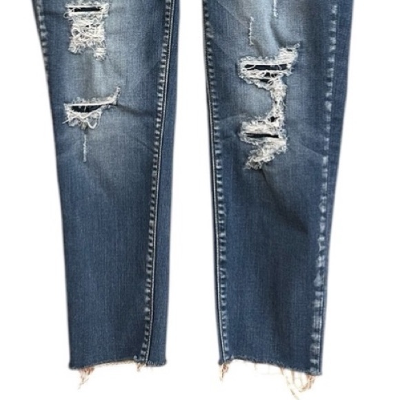 Judy Blue JB8240MD Women’s Low Rise Distressed Jeans Size 11 30x32.75 Denim
J - Picture 9 of 17